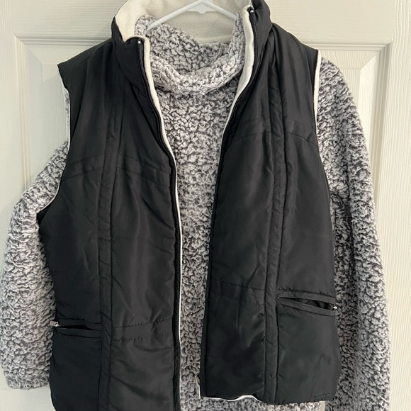 Gray Eddie Bauer turtleneck sweater - Picture 4 of 4